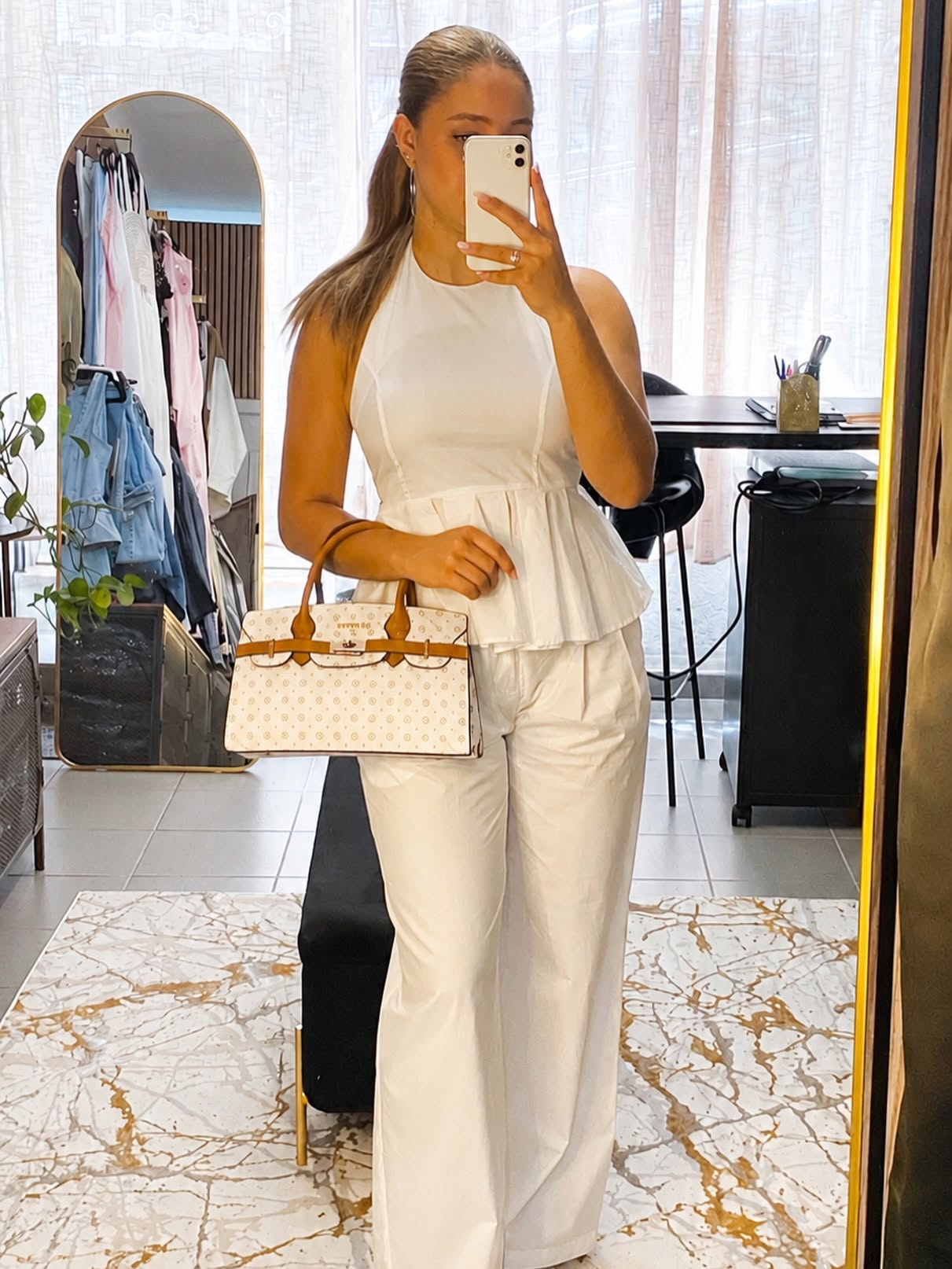 Look ESSENZA partilhado por Luiza